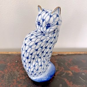 Vintage Andrea by Sadek Cat Hand Painted fishnet cat figurine